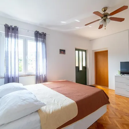 Nikola's Spacious * Božava